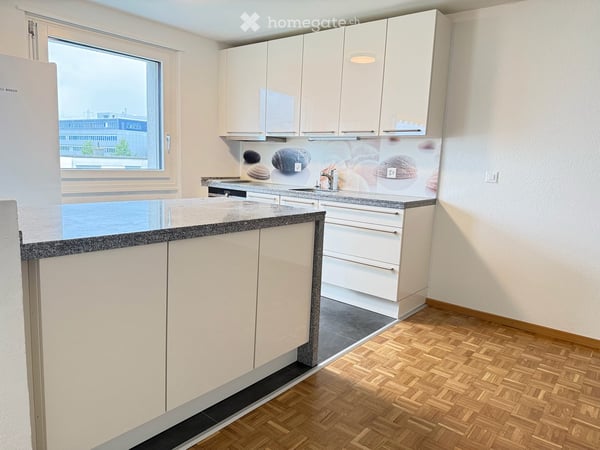 Renovierte 3.5-Zimmer-Wohnung mit Balkon in ruhiger Lage – Steinhausen 4