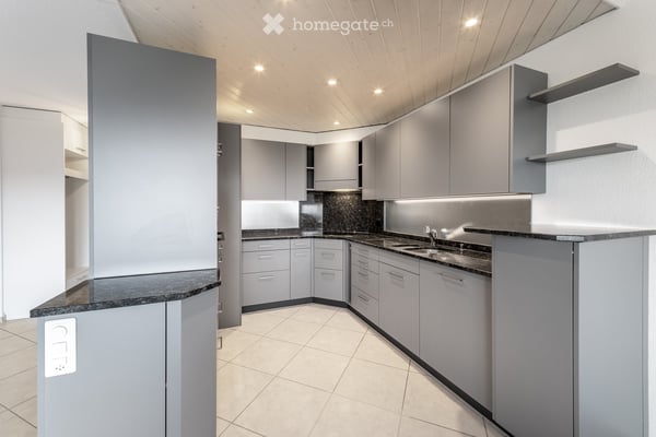 Exklusive 4.5-Zimmer Eigentumswohnung mit Weitsicht in Zürich-Affoltern (oberste Etage) 4