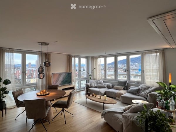Moderne 3.5-Zimmer-Wohnung im 10. Stock mit Stadtblick in Zürich-Altstetten