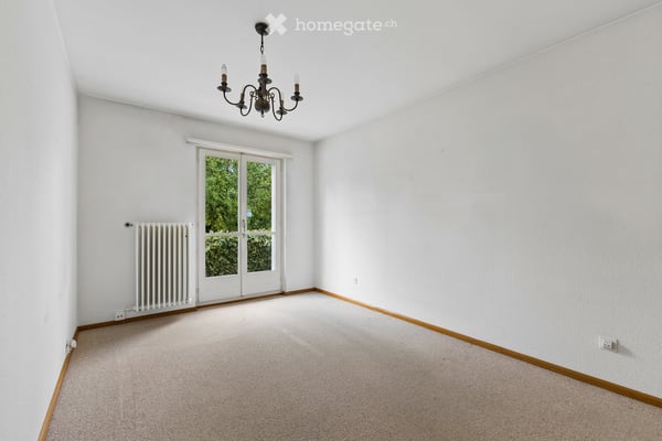 Charmantes 4.5-Zimmer-Doppeleinfamilienhaus mit Garten und Ausbaupotenzial 6
