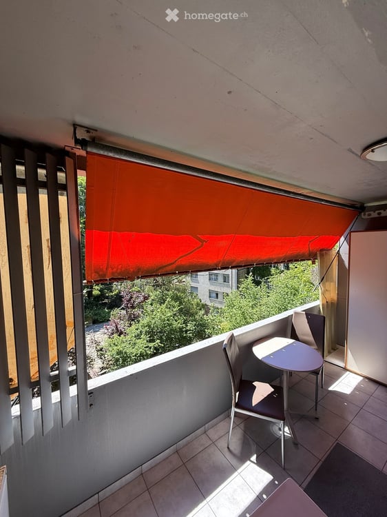 Grosszügige 4.5-Zimmerwohnung mit Balkon, Gemeinschaftsgarten & Tiefgaragenplatz in Basel 3
