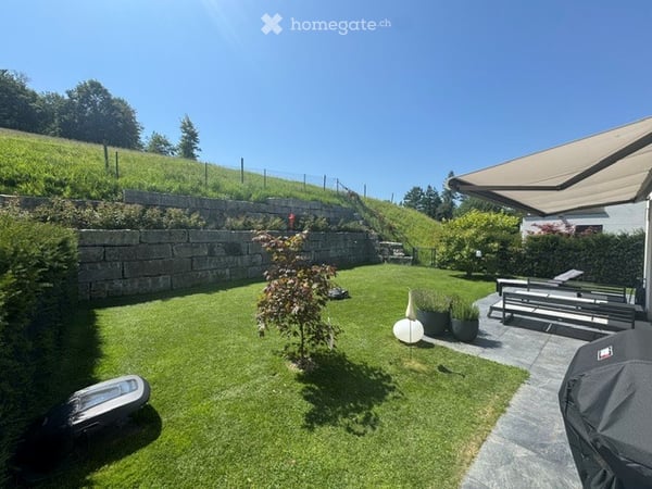 Exklusive und grosszügige 5.5-Zimmer-Maisonette-Wohnung mit atemberaubendem Zürichsee- und Bergblick 2