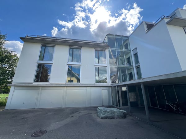 Vermietung einer lichtdurchfluteten Attikawohnung in Design-Haus auf Zeit (bis 2031) 9