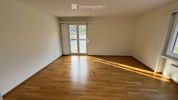 Charmante 2.5-Zimmer-Wohnung mit eigener 8x8m grossen Terasse und Weinbergblick in Zürich Seefeld 2