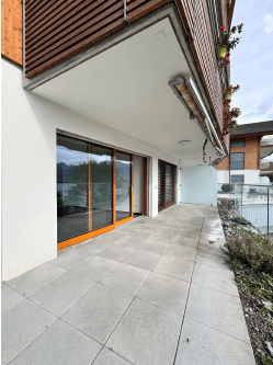 Stilvolle 2.5-Zimmer-Wohnung mit traumhafter See- und Bergsicht in Gunten mit Garage platz inklusive 8