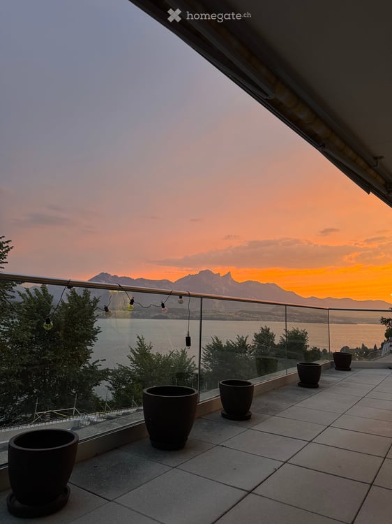 Stilvolle 2.5-Zimmer-Wohnung mit traumhafter See- und Bergsicht in Gunten mit Garage platz inklusive 14