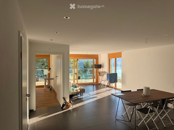 Stilvolle 2.5-Zimmer-Wohnung mit traumhafter See- und Bergsicht in Gunten 16