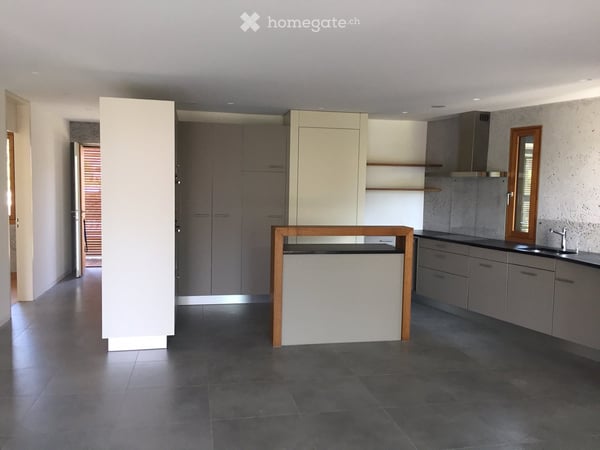 3.5-Zimmer-Wohnung mit Terrasse und Gemeinschafts-Pool in Ascona 2
