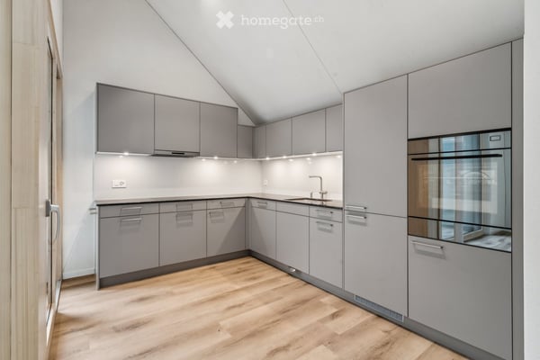 Erstvermietung: Exklusive 3.5-Zi-Dachwohnung mit Galerie & einzigartigem Wohngefühl