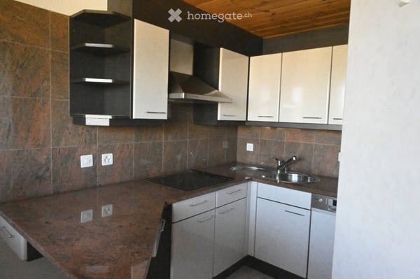 2.5-Zimmer-Wohnung mit Balkon und schöner Aussicht in Volketswil 8