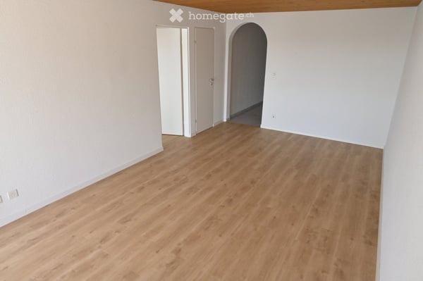 2.5-Zimmer-Wohnung mit Balkon und schöner Aussicht in Volketswil 6