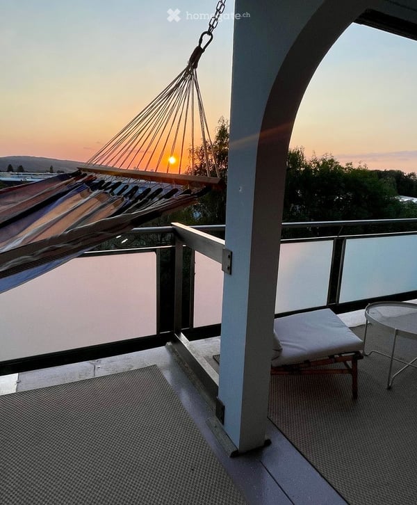 2.5-Zimmer-Wohnung mit Balkon und schöner Aussicht in Volketswil 1