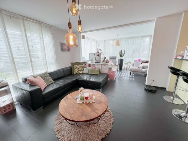 Grosszügige 4.5-Zimmer-Wohnung mit Balkon, Lift und eigener Waschküche in Flawil 2