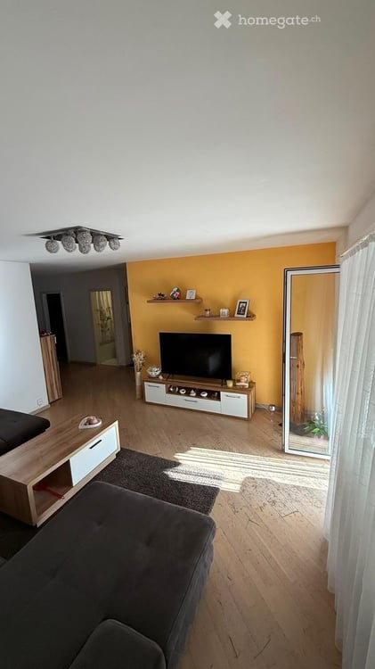 4.5-Zimmer-Wohnung in Unterengstringen zu vermieten per 1. Oktober 2