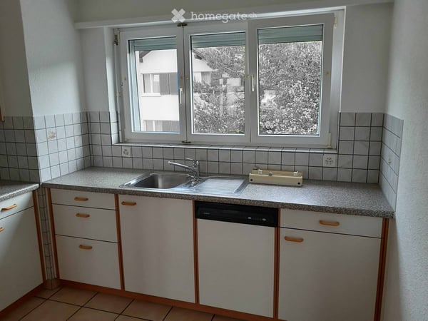 Geräumige 3 1/2 (oder 4 1/2) Zimmerwohnung mit Balkon und eigener Waschküche 11