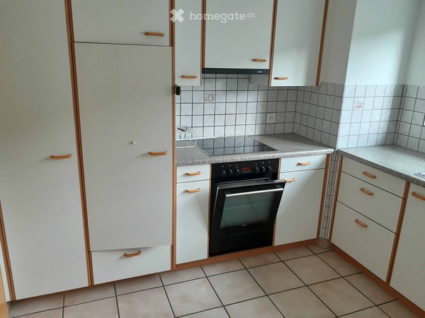 Geräumige 3 1/2 (oder 4 1/2) Zimmerwohnung mit Balkon und eigener Waschküche 12