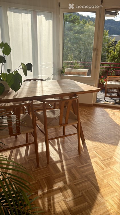 Grosszügige 4.5-Zimmer-Wohnung mit Bergblick in Adliswil 2