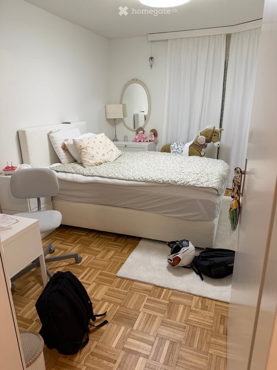 Grosszügige 4.5-Zimmer-Wohnung mit Bergblick in Adliswil 4