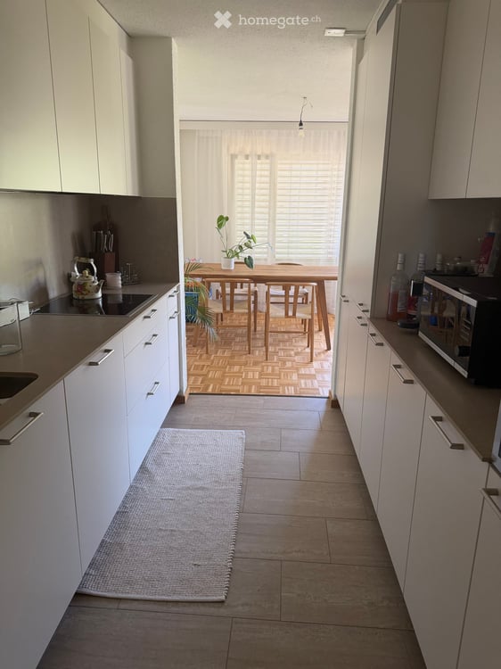 Grosszügige 4.5-Zimmer-Wohnung mit Bergblick in Adliswil 4