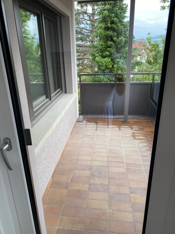 Nachmieter für moderne 3.5-Zimmer-Wohnung mit zwei Balkone in Wädenswil! 2