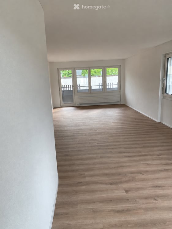Nachmieter für moderne 3.5-Zimmer-Wohnung mit zwei Balkone in Wädenswil! 1