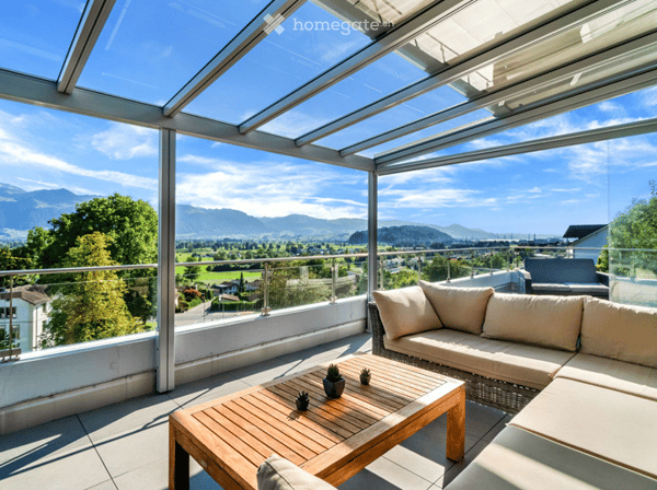 Exklusive 5.5-Zimmer-Terrassenwohnung mit Panorama-Aussicht & Jacuzzi in Uznach 1