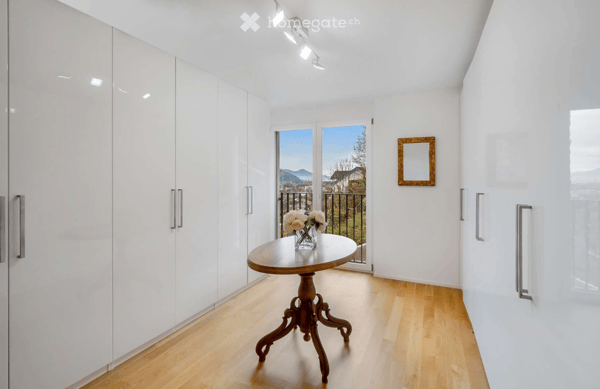 Exklusive 5.5-Zimmer-Terrassenwohnung mit Panorama-Aussicht & Jacuzzi in Uznach 9