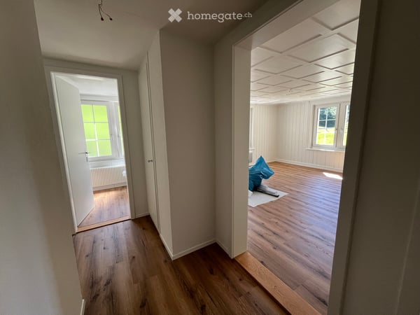 2 Charmante 3.5-Zimmer-Wohnungen im Altbau mit herrlicher Aussicht ins Grüne in Fischenthal 4