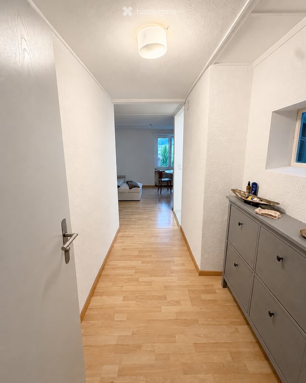 Charmante 2.5-Zimmer-Dachgeschosswohnung an ruhiger Lage in Kriens am der Brunnmattstrasse 13 3