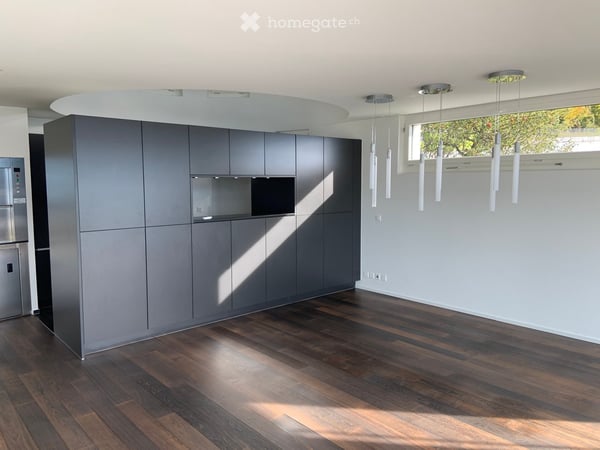 Stunning 8-Room Family Home with Lake & Mountain Views in Uetikon am See 7