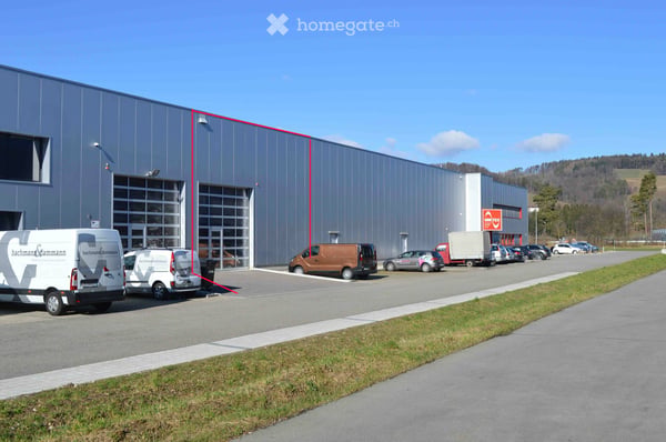 Flexible Gewerbehalle mit Büroflächen an sehr guter Verkehrslage in Pfungen 1