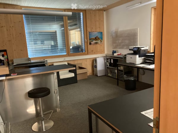 Flexible Gewerbehalle mit Büroflächen an sehr guter Verkehrslage in Pfungen 9