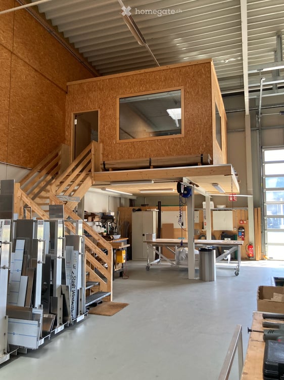Flexible Gewerbehalle mit Büroflächen an sehr guter Verkehrslage in Pfungen 7