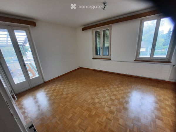 Charmante 3-Zimmer-Wohnung mit Balkon im Altbau – Langenthal 2