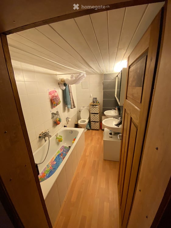 Charmantes 4.5-Zimmer-Flarzhaus in Adetswil ! 3