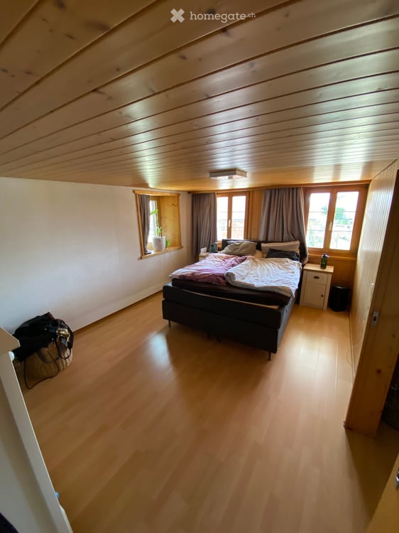 Charmantes 4.5-Zimmer-Flarzhaus in Adetswil ! 4