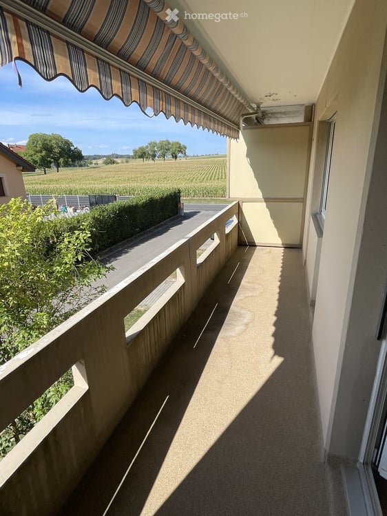 Lumineux 3,5 pièces avec 2 balcons et garage – Echallens 2