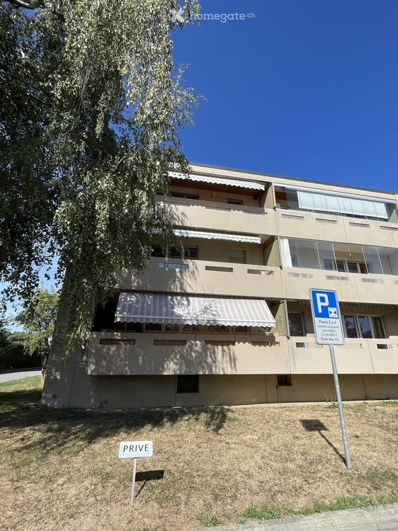 Lumineux 3,5 pièces avec 2 balcons et garage – Echallens 12