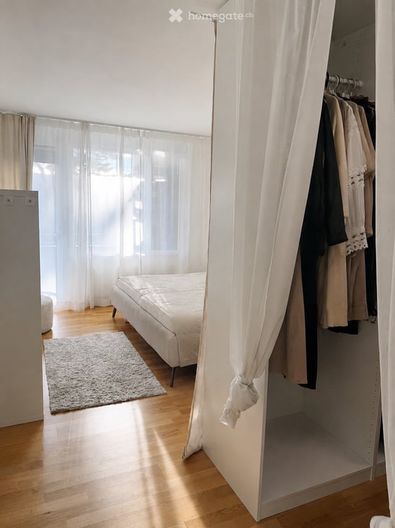 Charmante 2.5-Zimmer-Wohnung mit Balkon und schöner Aussicht in Erlenbach 5