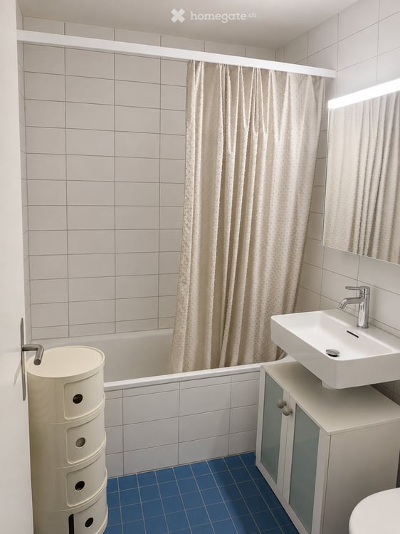 Charmante 2.5-Zimmer-Wohnung mit Balkon und schöner Aussicht in Erlenbach 10