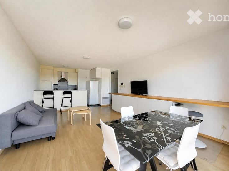{"visible_features": [], "type": "Furnished Room", "objects": ["sofa", "stool", "chair", "stool", "stool", "stool", "stool", "stool", "stool", "stool", "stool", "stool", "stool", "stool", "stool", "stool", "stool", "stool", "stool", "stool", "stool", "sto