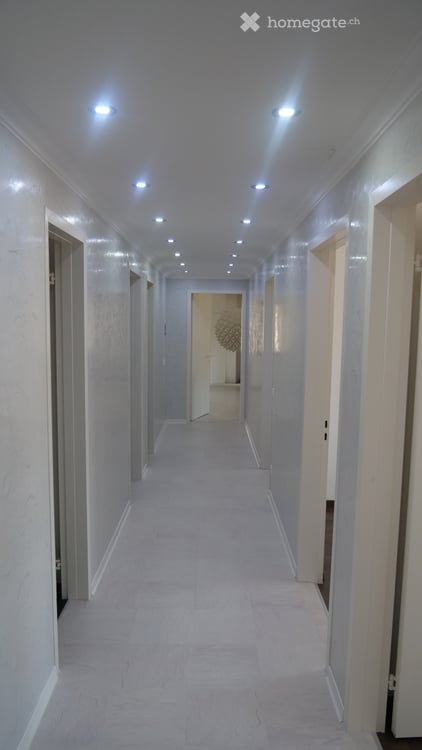 Lichtdurchflutete 5½-Zimmer-Dachgeschosswohnung mit Säntissicht und verglastem Balkon 9