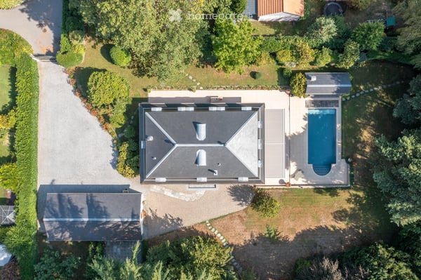 Rare – Belle villa de maître avec piscine et parc de 4’000 m² 12
