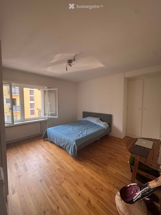 Charmante 2.5-Zimmer-Altbauwohnung mit Balkon in Zürich-Oerlikon 8
