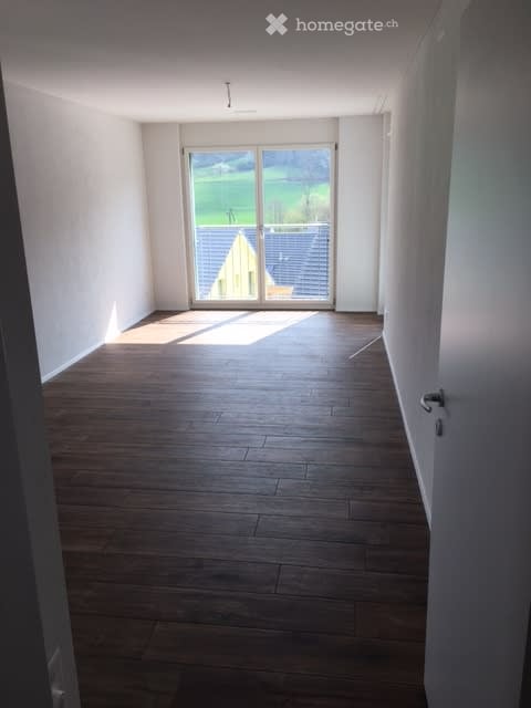 Luxuriöse, helle Wohnung im steuergünstigen Lufingen 4