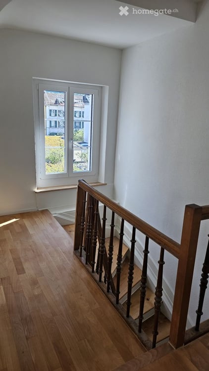 Wohnhaus (Doppelhaushälfte) im Zentrum von Glarus mit Garage 28
