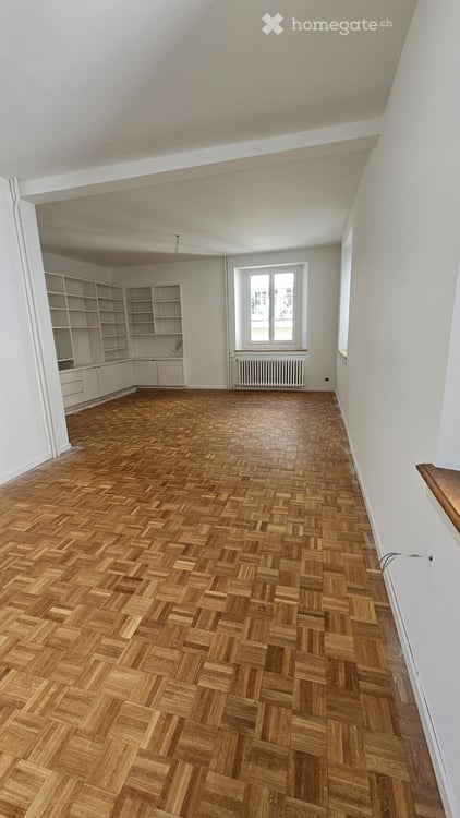 Wohnhaus (Doppelhaushälfte) im Zentrum von Glarus mit Garage 26