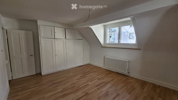 Wohnhaus (Doppelhaushälfte) im Zentrum von Glarus mit Garage 34