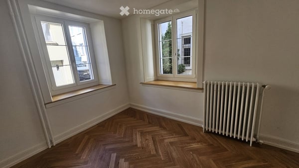 Wohnhaus (Doppelhaushälfte) im Zentrum von Glarus mit Garage 19