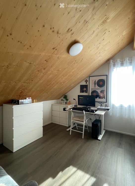 Charmante 4.5-Zimmer-Dachwohnung in Beggingen 3